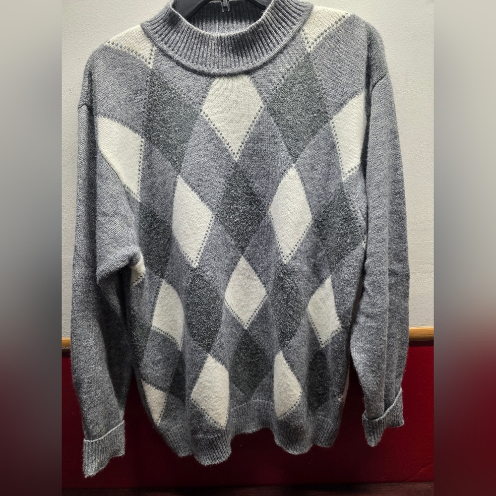 Alfred Dunner Gray and White Argyle Crewneck Sweater